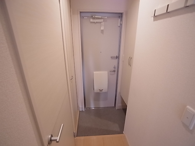 神戸市長田区大塚町９丁目のアパートの玄関|シューズBOX付き