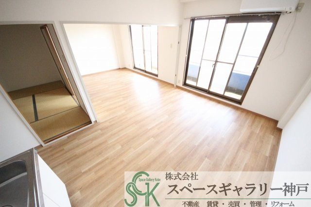 ウィングマンションの居間・リビング|※お部屋により仕様が異なる場合があります※