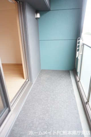 熊本市中央区渡鹿７丁目の賃貸マンションのバルコニー