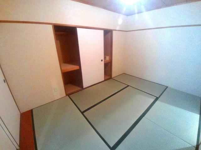 シャトー登貴和の和室