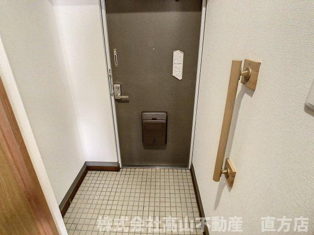 ガーデンフォレスト　サウスウィングの玄関