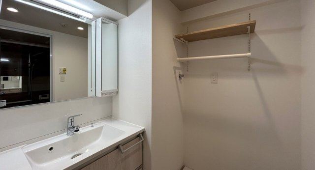 青梅市河辺町６丁目の中古マンションの独立洗面台
