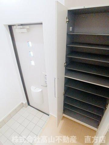 北九州市八幡西区木屋瀬２丁目のアパートの玄関