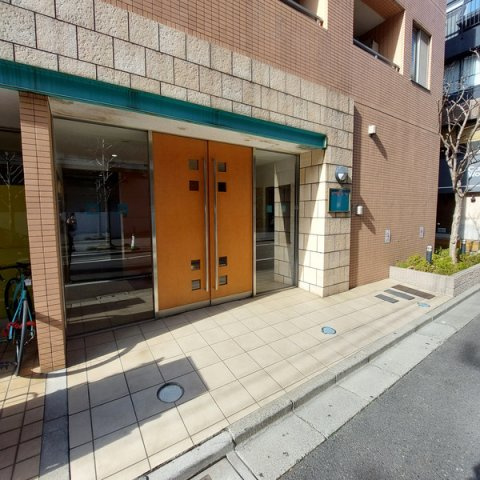 マルメゾン浅草橋のエントランス