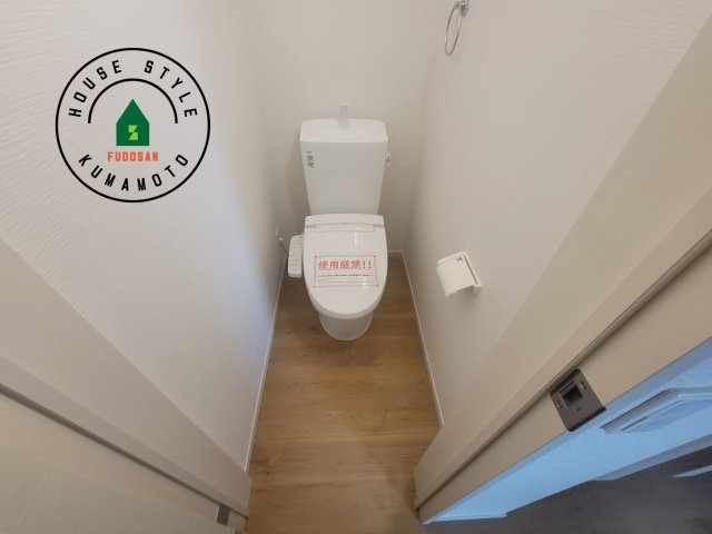 熊本市西区上代7丁目第1-2棟（2号棟）　のトイレ|温水洗浄便座を完備しております。2ヶ所にトイレがあるのは朝の慌ただしい時間も安心です。