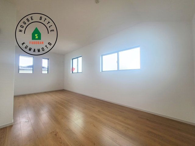 熊本市西区上代7丁目第1-2棟（2号棟）　の子供部屋|穏やかな光が差し込む室内には、穏やかな時間が流れます。