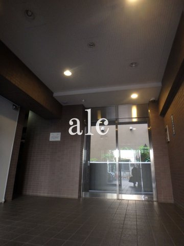 新宿区西新宿８丁目の賃貸マンションのロビー|外観は落ち着いています