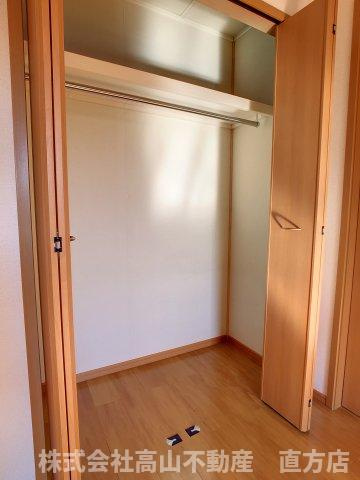 直方市大字上新入のアパートの収納