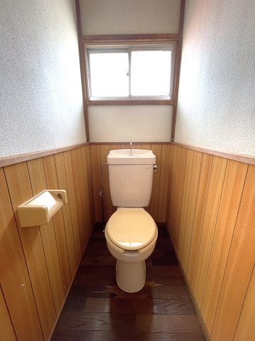 幸手市東５丁目の一戸建てのトイレ