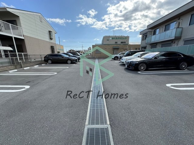 シャーメゾンオリーブの駐車場