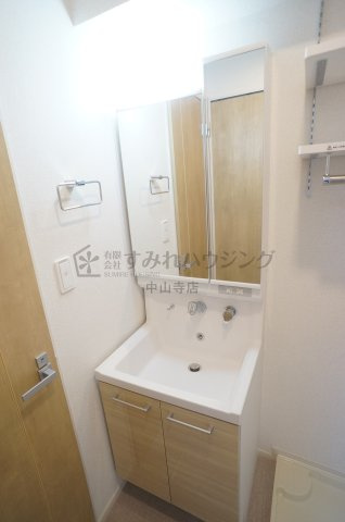 メゾン　グランシャンの洗面所