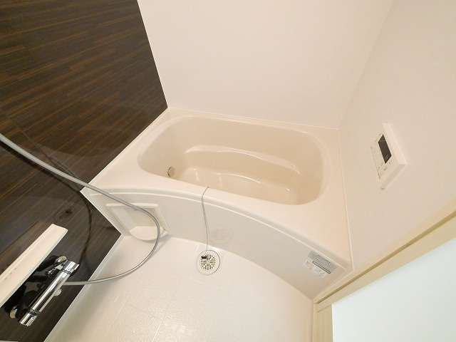 レジデンス・サツキⅠの浴室|落ち着いた空間のお風呂です