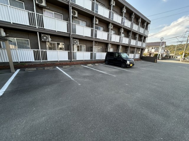 アレグリア久留米の駐車場