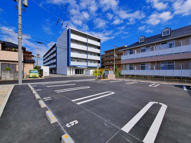 レジデンス・サツキⅠの駐車場|駐車スペースもあります