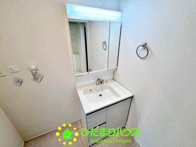 幸手市緑台２期　新築一戸建ての独立洗面台