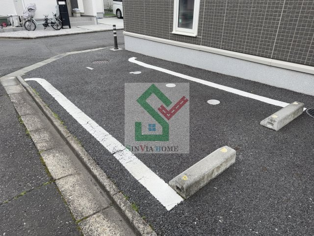 ノワイエの駐車場