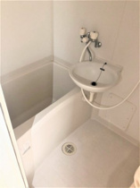 コンパクトで使いやすいお風呂です