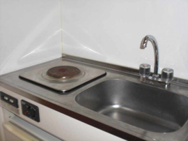 コンパクトなキッチンで掃除もラクラク