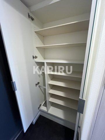 プレサンス東小橋エレディータの玄関