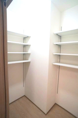 【収納】 | 第７セイホウ | キッチンわきにパントリー・豊富な収納スペース