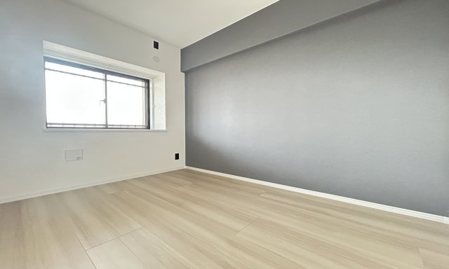 サングレイス長津田弐番館の洋室|家族一人ひとりの大切なプライベート空間の居室。家具の配置のご相談は是非お任せください。