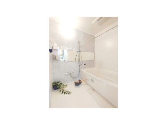 【浴室】 | コスモ・ザ・パークス清瀬の森　（保谷店） | 一日の疲れを癒す浴室は機能的なシステムバスルーム