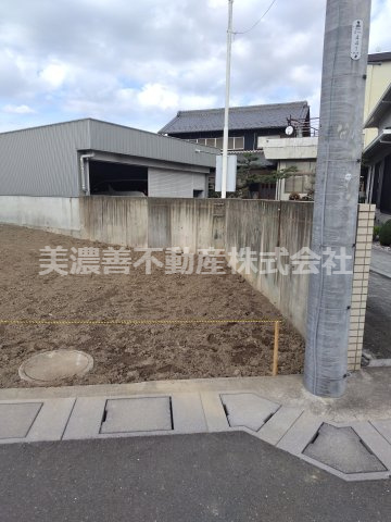 ６５５６０　岐阜市白菊町土地の外観