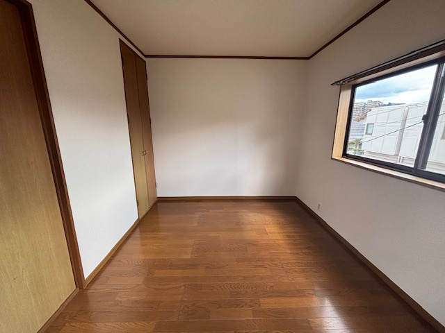 三郎２丁目貸家の洋室