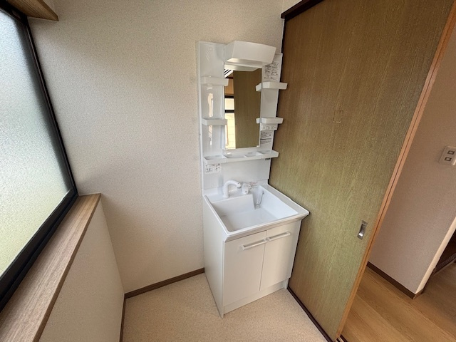 三郎２丁目貸家の独立洗面台