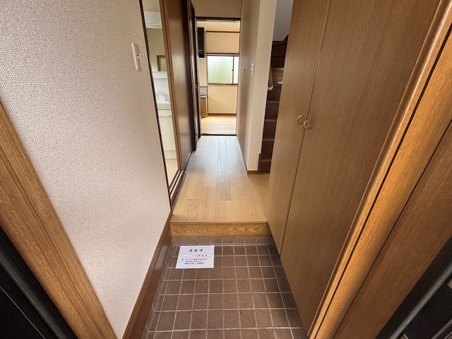 三郎２丁目貸家の玄関