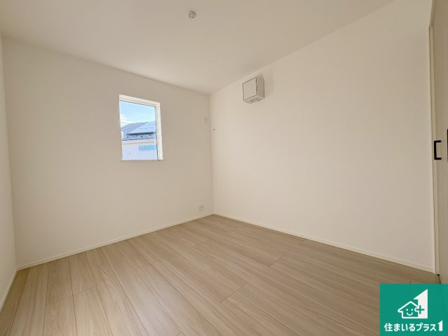 草津市下笠町　第24-1期　新築一戸建ての洋室|シンプルな洋室は、自分好みのインテリアが楽しめます♪ご家族とインテリアや家具を選びに行くのは新築購入時の醍醐味の一つです。ぜひお楽しみください♪