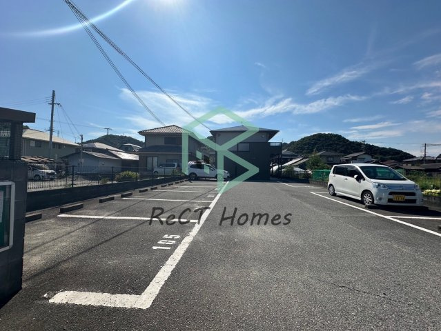 姫路市西庄のハイツの駐車場