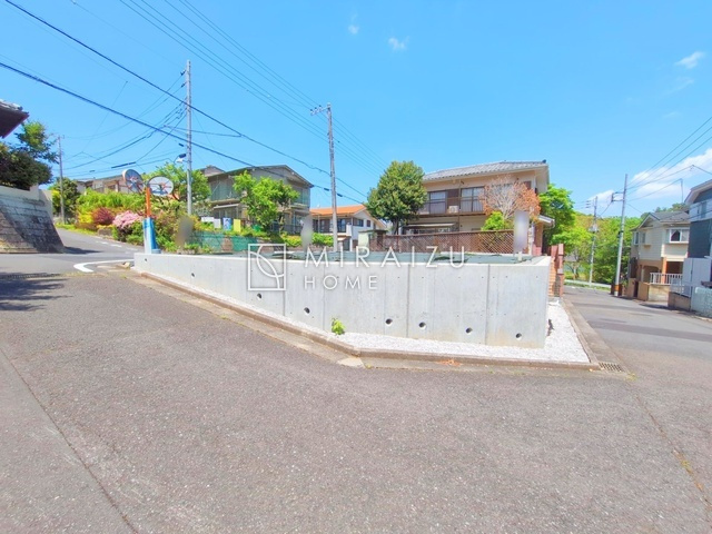 【外観】 | 日当たりの良いお家は嬉しいですよね。それぞれ価値観が分かれる箇所です、実際に内覧して日当たりの心地よさをご体感下さいね♪