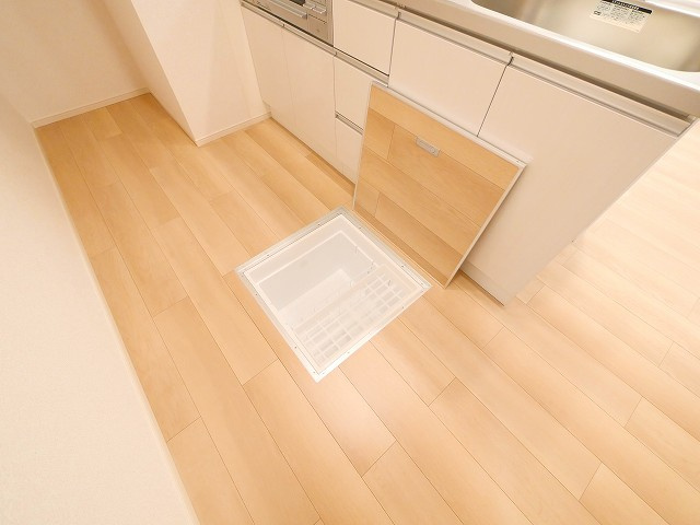 レジデンス・サツキⅡの収納|床下収納スペースです