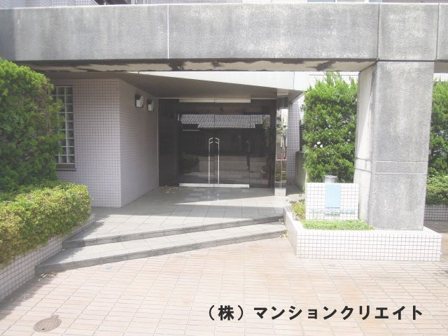 アルページュ二の宮のエントランス