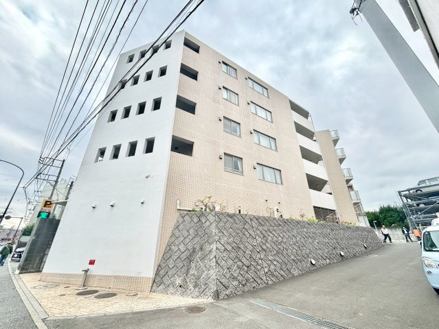 ファミール横濱鶴ヶ峰の外観