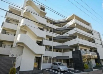 【外観】 | ブリシア練馬豊玉南 | 鉄筋コンクリート造のがっちりとした建物。