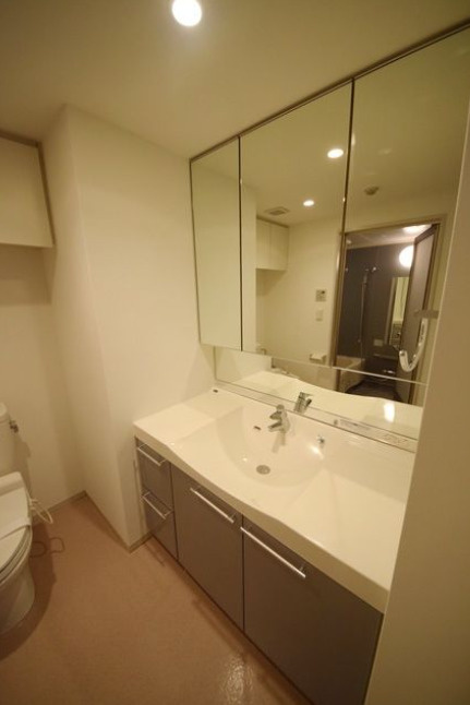 オーキッドレジデンス神楽坂の独立洗面台|オーキッドレジデンス神楽坂※別室参考写真です。