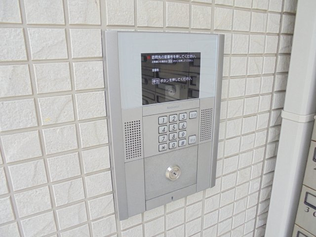 ロイヤルパレス市川のエントランス