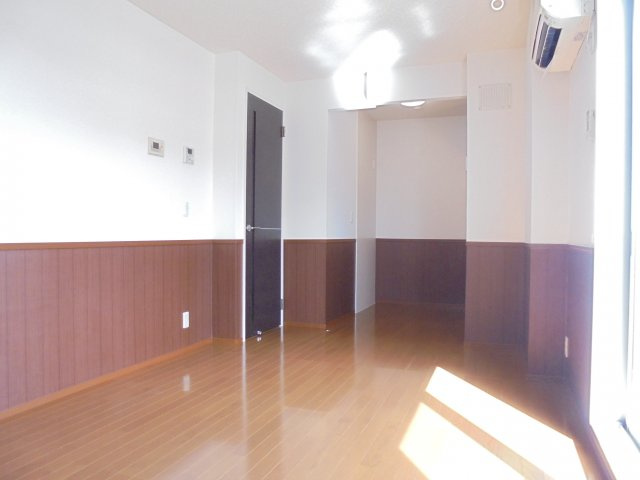 ロイヤルパレス市川の居間・リビング