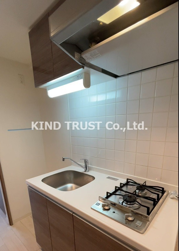 プレサンス天神橋スカイルのキッチン|コンパクトなキッチンで掃除もラクラク