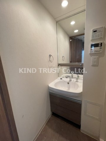 プレサンス天神橋スカイルの洗面所|コンパクトで使いやすい洗面所