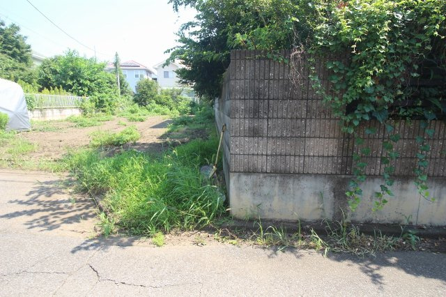 小山市羽川の外観|南東側との境界部分（2025年7月撮影）