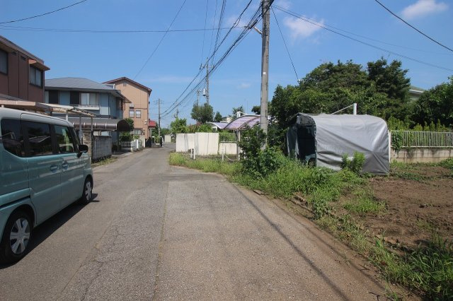 小山市羽川の外観|南西側道路（2025年7月撮影）