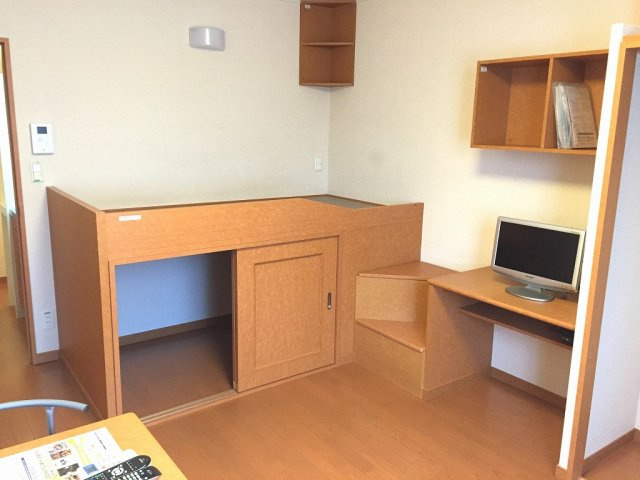 【居間・リビング】 | レオパレスセンターウエストⅠ | 画像5