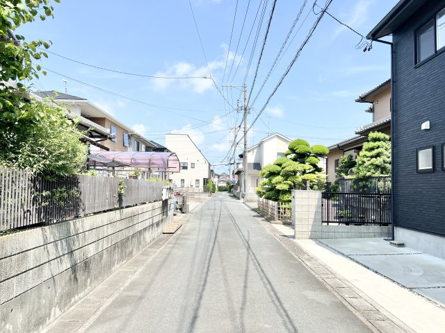 中央区東若林町　C棟の前面道路含む現地写真|東を向いて撮影しました。