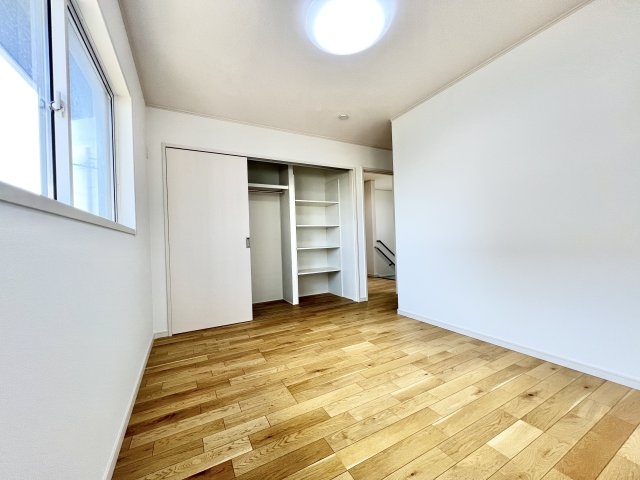 中央区東若林町　C棟の洋室|2F　6.5畳の洋室！！
収納が豊富にあります！！