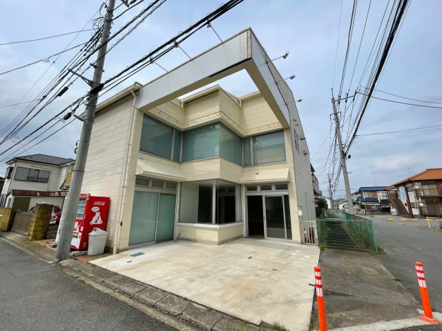 六軒町ビル　１Fの外観
