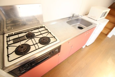 レオパレスＬａーＰａｕｍｅのキッチン|同タイプ写真の為、現況優先致します。