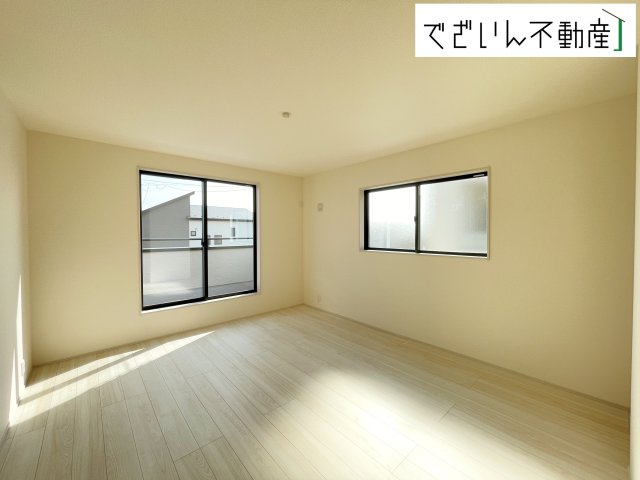 【洋室】 | Livele Garden.S行田市城西第2　新築住宅 | ≪4号棟≫センスが求められるプライベート空間だからこそ、自分の個性を飾るにふさわしい癒しと寛ぎの空間を演出します。
現地(2025年8月撮影)